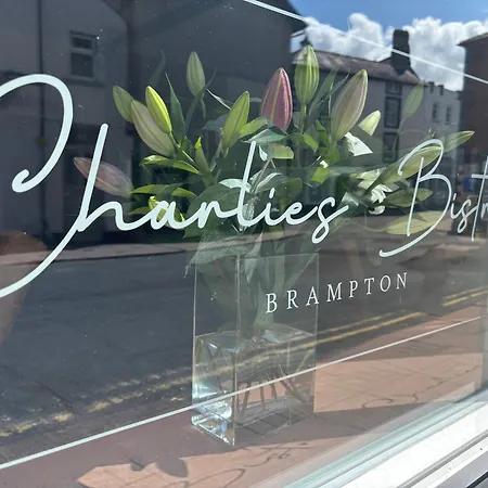 The Old Gables * Μπράμπτον